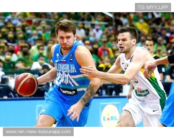 东契奇连续指挥跑位