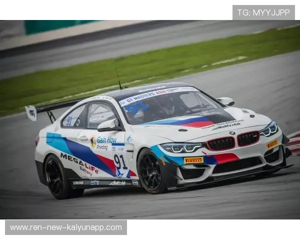 西班牙骑手何塞·玛丽亚·拉罗卡在比利时布鲁塞尔Stephex Masters大奖赛中夺得冠军，成为50年来首位获此殊荣的西班牙骑手。